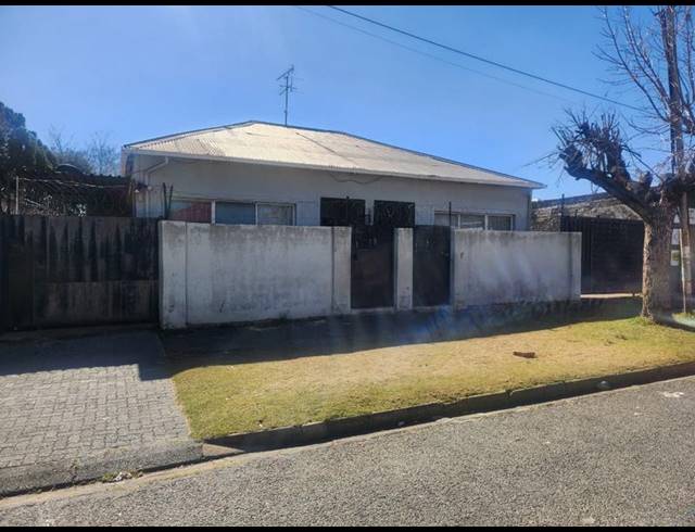 8 BEDROOM HOUSE FOR SALE IN FOREST HILL